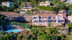 Terrace sea view swimming pool beaches on foot parking