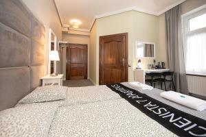 CIENISTA 7 APARTMENTS