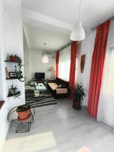 Kolev Apartments - Two Bedroom Cozy Central Apartment