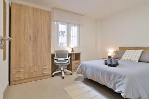 C23 Lovely 4 Bedroom close to Maria Zambrano