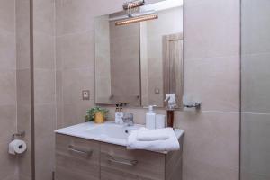 Refined Swimming Pool Panoramic View Center