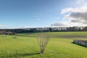 Gamekeepers Cottage - Hot Tub, 2 bed, sleeps 4, private patio, AC, stunning views