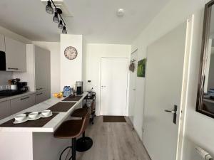 Charmant T2 moderne proche Paris, CDG, Parc Expo & parking privé