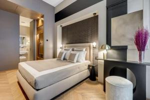 Romantic Piazza di Spagna gold apartament