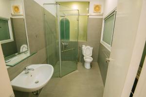 The Manhattan - Spacious Apartment near Truc Bach & West Lake