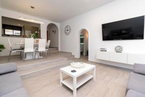 Luxury 2 Bedroom Apartment Los Cristianos