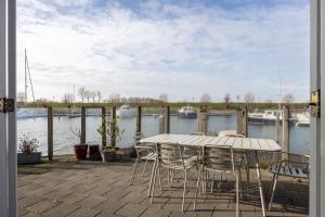 Holiday home by the water in Kortgene - Loswal 19