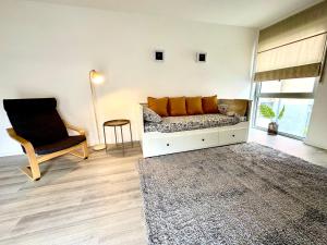 Chickes Service Apartment gegenüber Augenklinik & Knappschaft Kliniken Saar