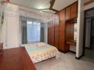 Modern 1 Br Apartment near Nyali Cinemax with AC Hot water