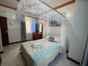 Modern 1 Br Apartment near Nyali Cinemax with AC Hot water
