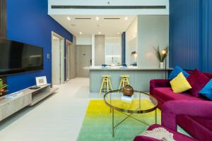 Colorful Designer 1BR Apartment with Pool - JVC