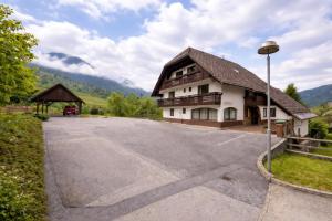 Apartments Bor