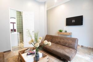 AmazINN Places Rooftop and Jacuzzi