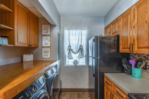 Steps to Ocean: Convenient Myrtle Beach Townhome!