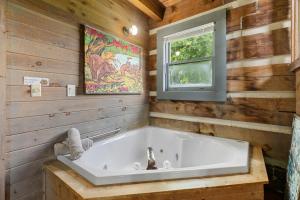 Rustic Mountain Escape with Fire Pit and Mountain Views-Cabin 1