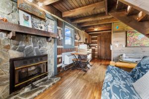 Rustic Mountain Escape with Fire Pit and Mountain Views-Cabin 1