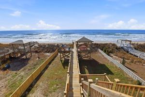 Steps to the Sand Sleeps 12 Hot Tub Grill