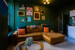 The Old House Apartment