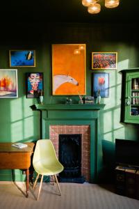 The Old House Apartment