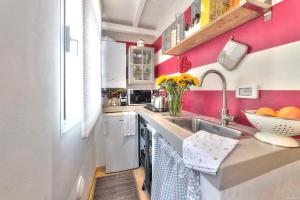 Santo Spirito Romantic by Mmega