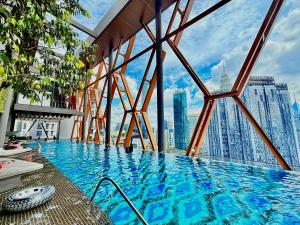 Scarletz Suites KLCC Inifinity Pool by Ixora