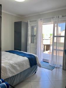 Penguins Cove Coastal Sanctuary Studio Apartment-Bloubergstrand