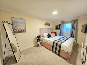 Stylish & Spacious 4 Bedroom House