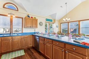 1608 - Margarita Girl