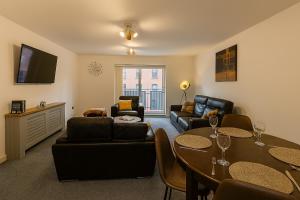 VSBS Waterfront Walk Apt 3 Bed Sleeps 6 Parking