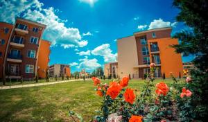 Charming, Top Floor, 1 Bedroom Apartment