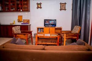 Kays Place Train house Jambo