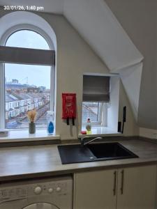 2BR Flat in North Road, Cardiff close to centre