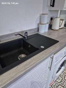 2BR Flat in North Road, Cardiff close to centre