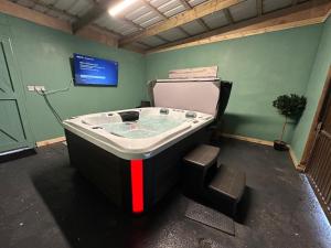 Romantic getaway with private hot tub