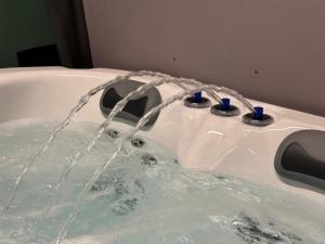 Romantic getaway with private hot tub