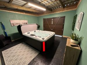 Romantic getaway with private hot tub