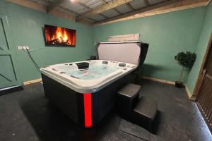 Romantic getaway with private hot tub