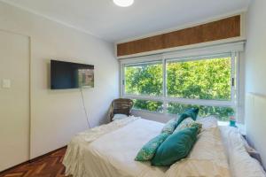 Comodo apartamento a pasos de 18 de julio