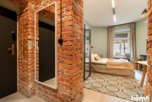 Old Town Red Loft - homfi Collection