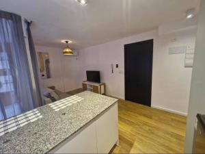 Comodo y centrico apartamento de 1 dormitorio (511)