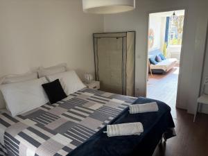 Studio cosy centre Pau proche gare lit Queen