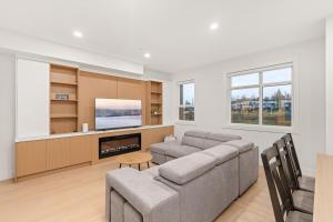 Brand New 3BR Townhome - Roof Top Patio and Garage