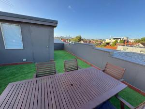 Rooftop Terrace Apartment - City Views