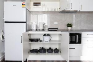Affordable Private 1BR Parking Aircon Near Train