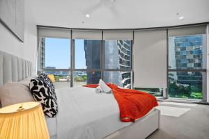 Iconic Queens Wharf 2BR Prime CBD Location