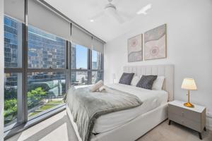Iconic Queens Wharf 2BR Prime CBD Location