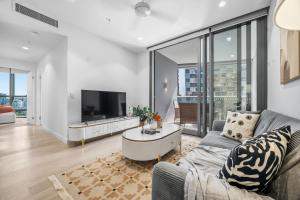 Iconic Queens Wharf 2BR Prime CBD Location