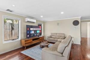 Spacious 2-Storey 4BR House Family Friendly