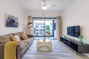Gorgeous 2 Bedroom in Ballito Village 406