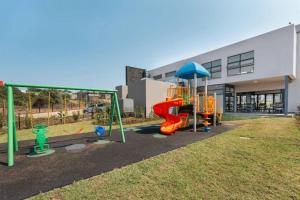 Gorgeous 2 Bedroom in Ballito Village 406